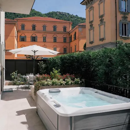 La Terrazza - Private Jacuzzi In Downtown דירה קומו