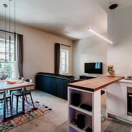 Apartament La Terrazza - Private Jacuzzi In Downtown *