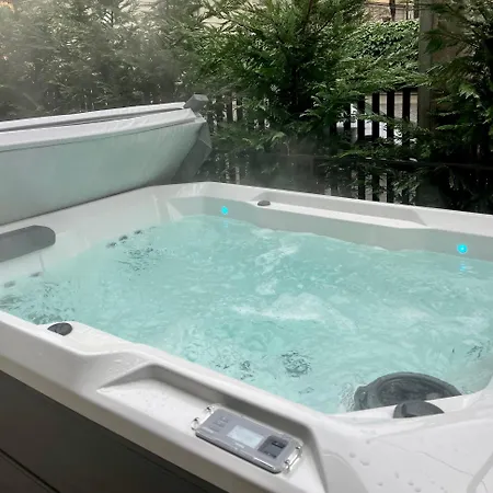 La Terrazza - Private Jacuzzi In Downtown *